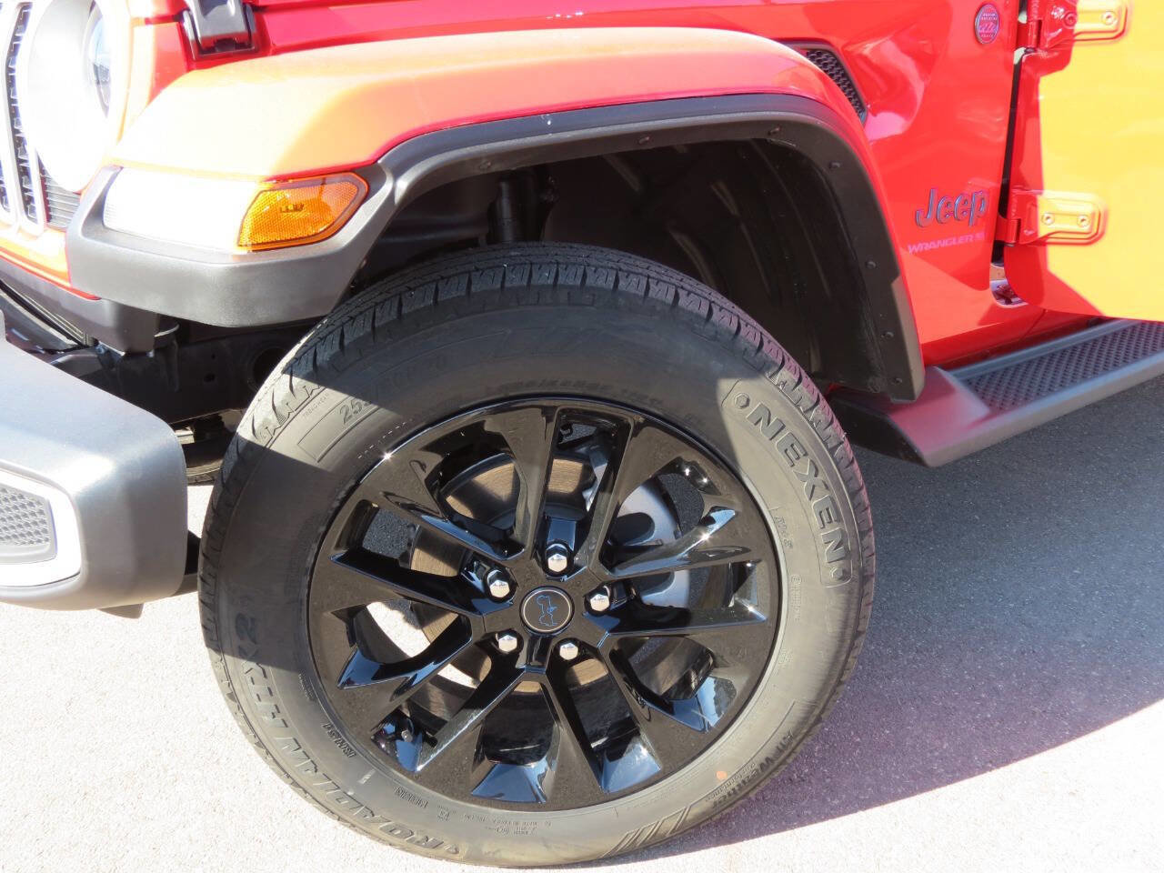 Used 2025 Jeep Wrangler Unlimited Sahara image 22