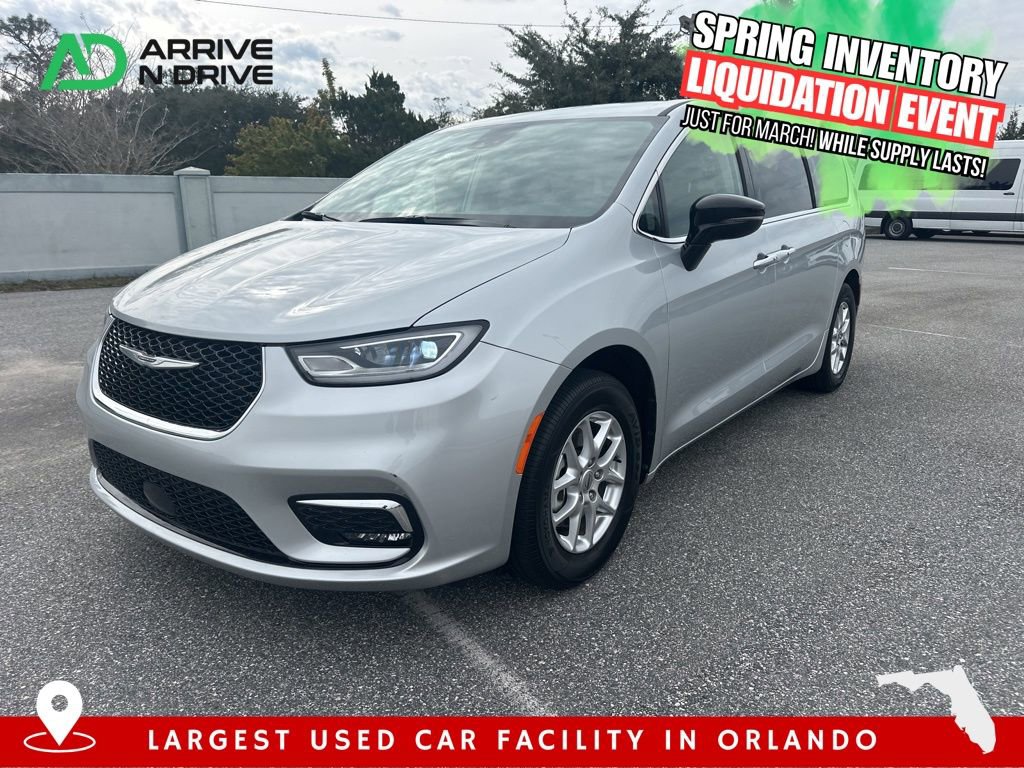 Used 2024 Chrysler Pacifica Touring-L 360° Tour