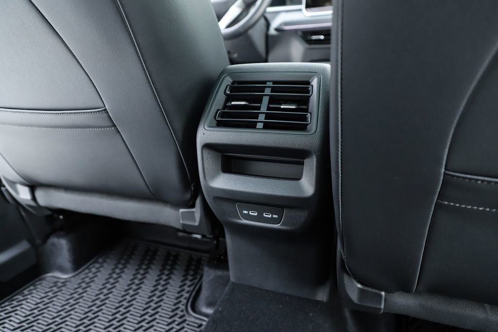 New 2026 Volkswagen Tiguan SE image 39