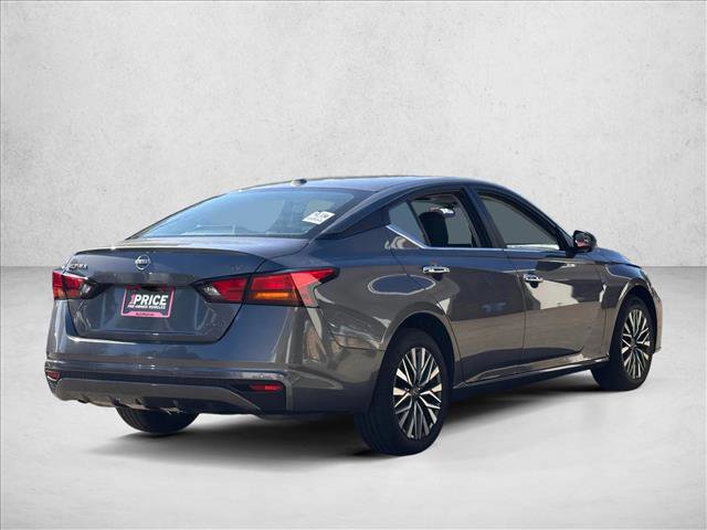 Used 2024 Nissan Altima 2.5 SV image 5