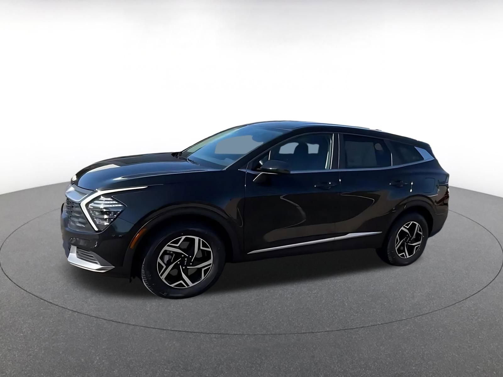 Used 2025 Kia Sportage LX image 8