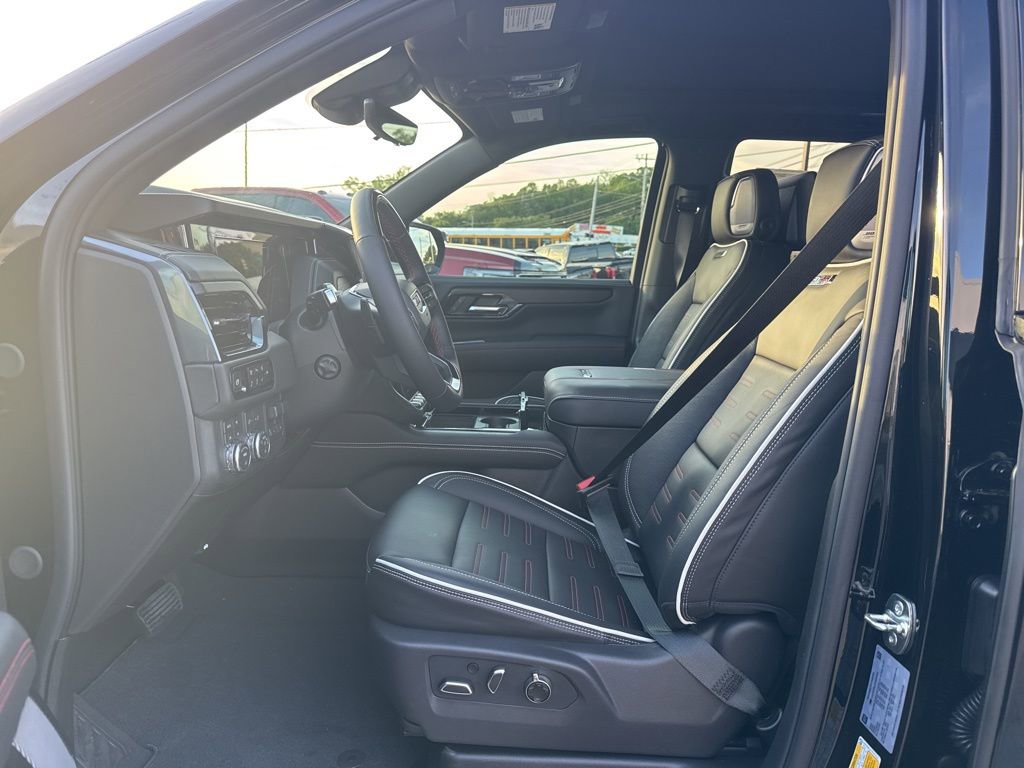 New 2026 GMC Yukon AT4 Ultimate AWD/4WD image 15