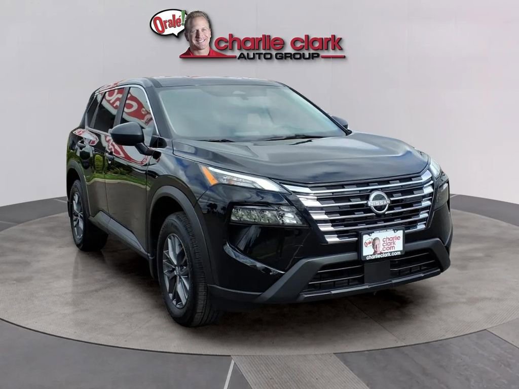 Used 2025 Nissan Rogue S FWD image 7