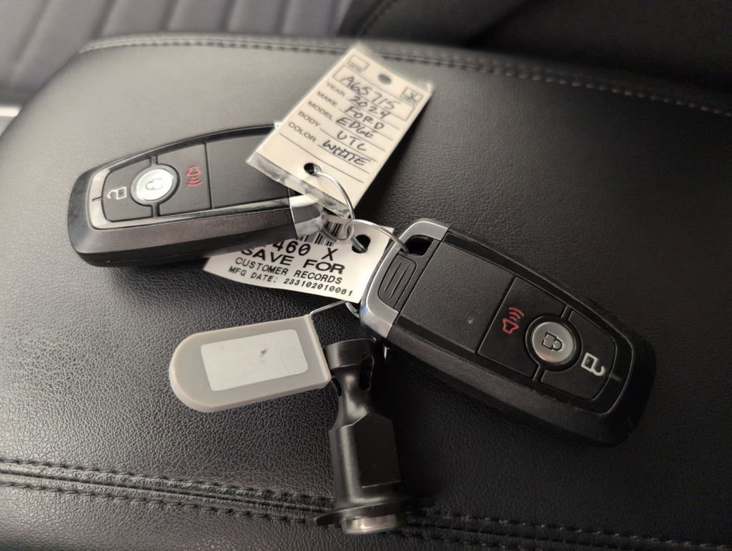 Used 2024 Ford Edge SE image 45