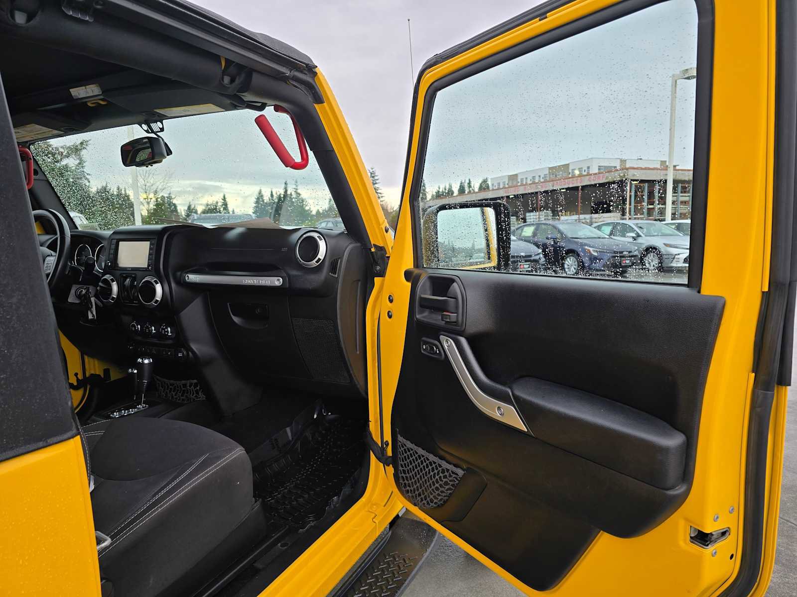 Used 2015 Jeep Wrangler Sahara w/ Connectivity Group image 12
