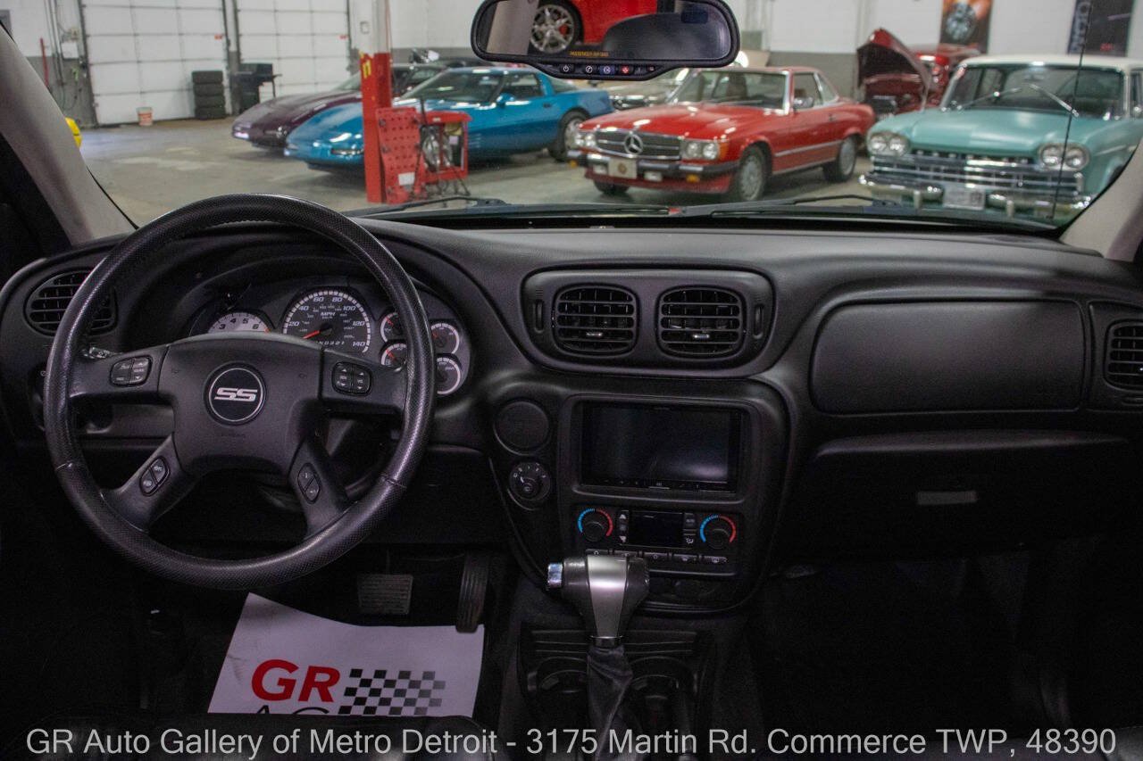 Used 2008 Chevrolet TrailBlazer SS w/ Sun And 6-Disc Cd Package AWD/4WD image 16