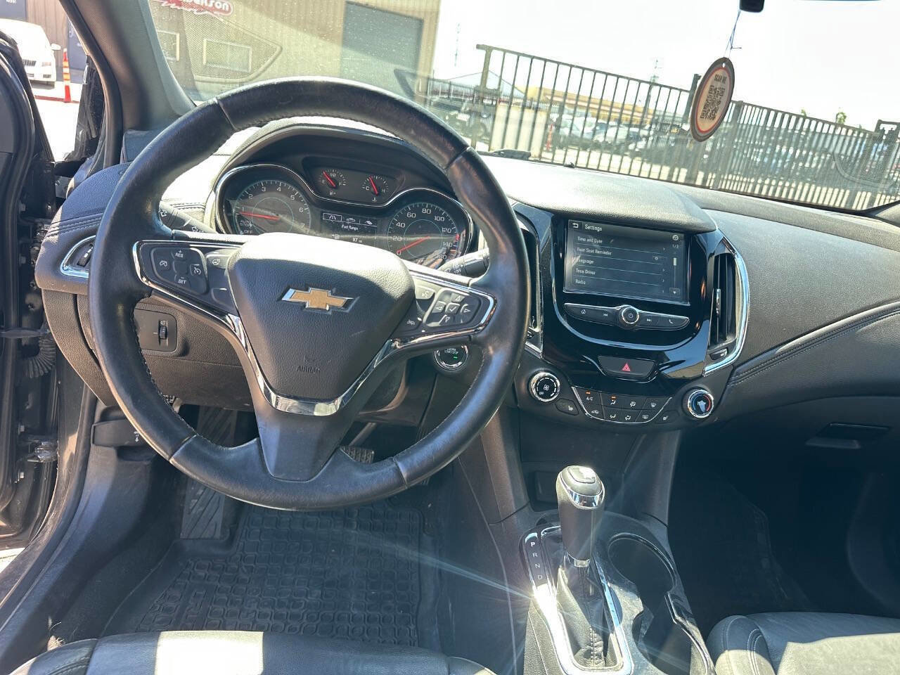 Used 2017 Chevrolet Cruze Premier w/ RS Package FWD image 7