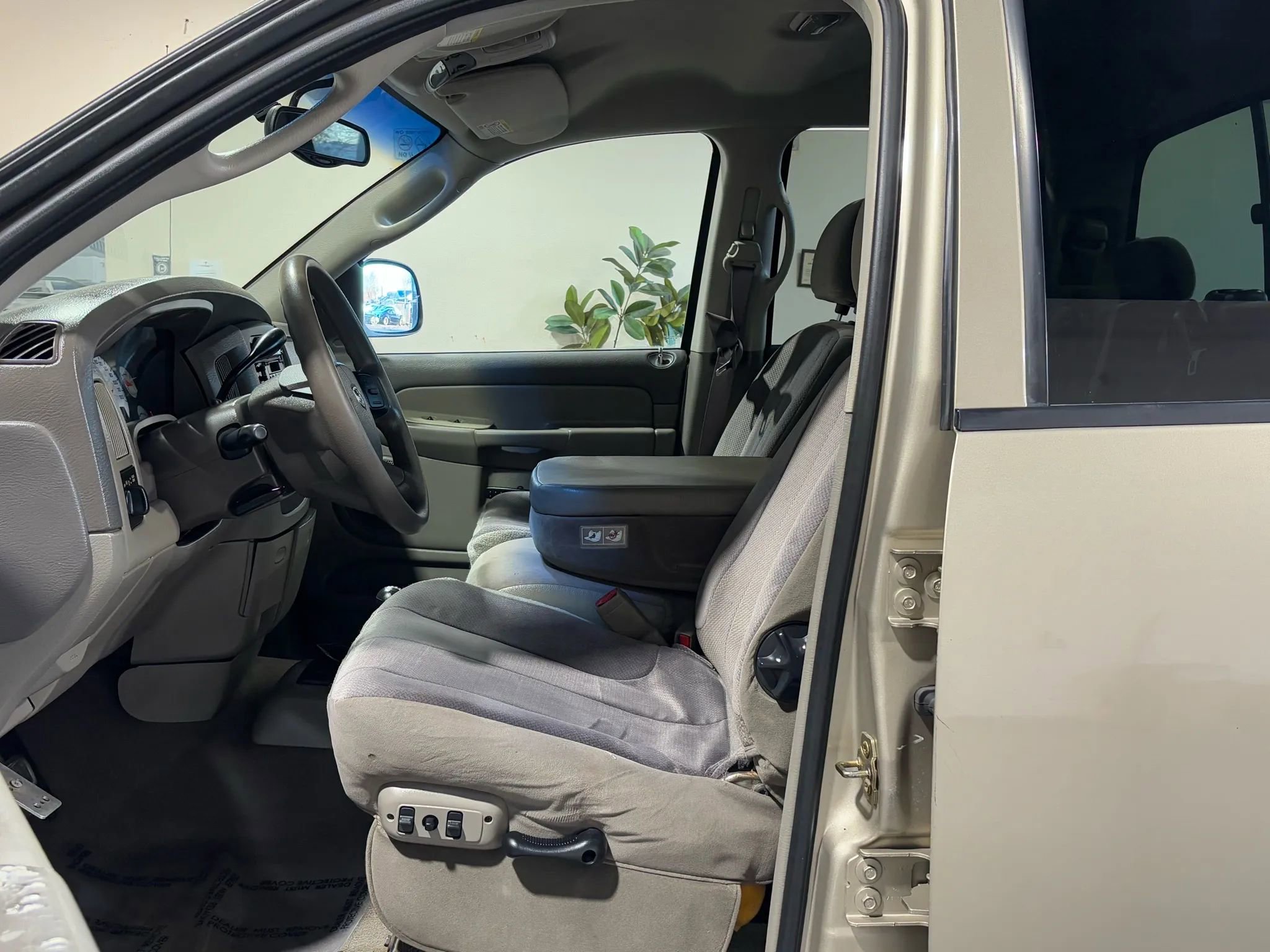 Used 2004 Dodge Ram 1500 Truck SLT w/ Trailer Tow Group AWD/4WD image 9