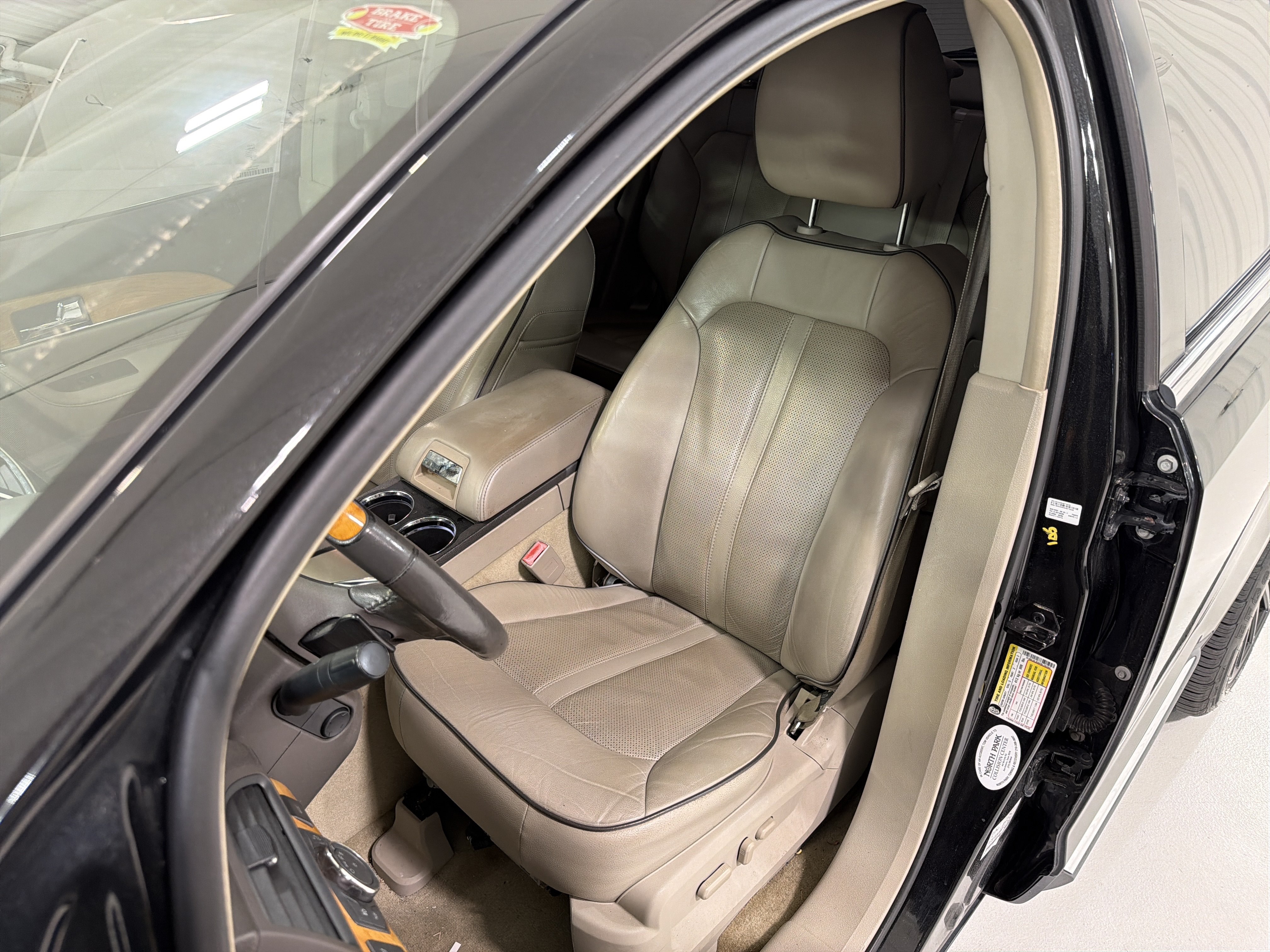 Used 2015 Lincoln MKX FWD w/ Equipment Group 101A image 10