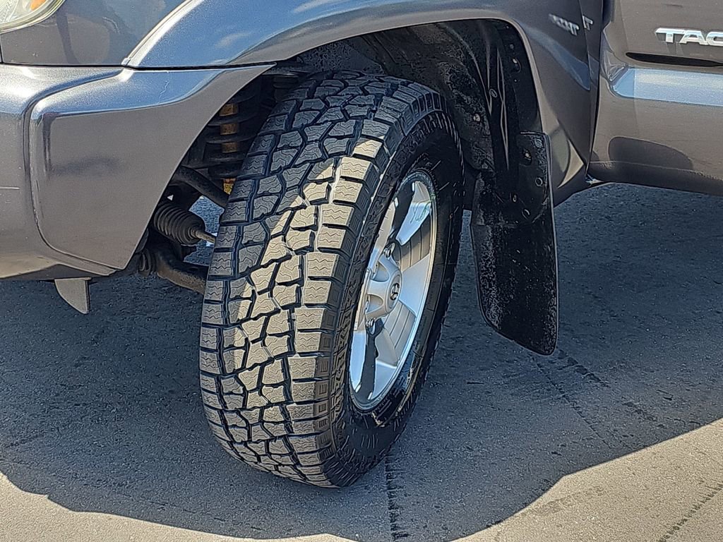 Used 2015 Toyota Tacoma PreRunner w/ TRD Sport Package RWD image 33