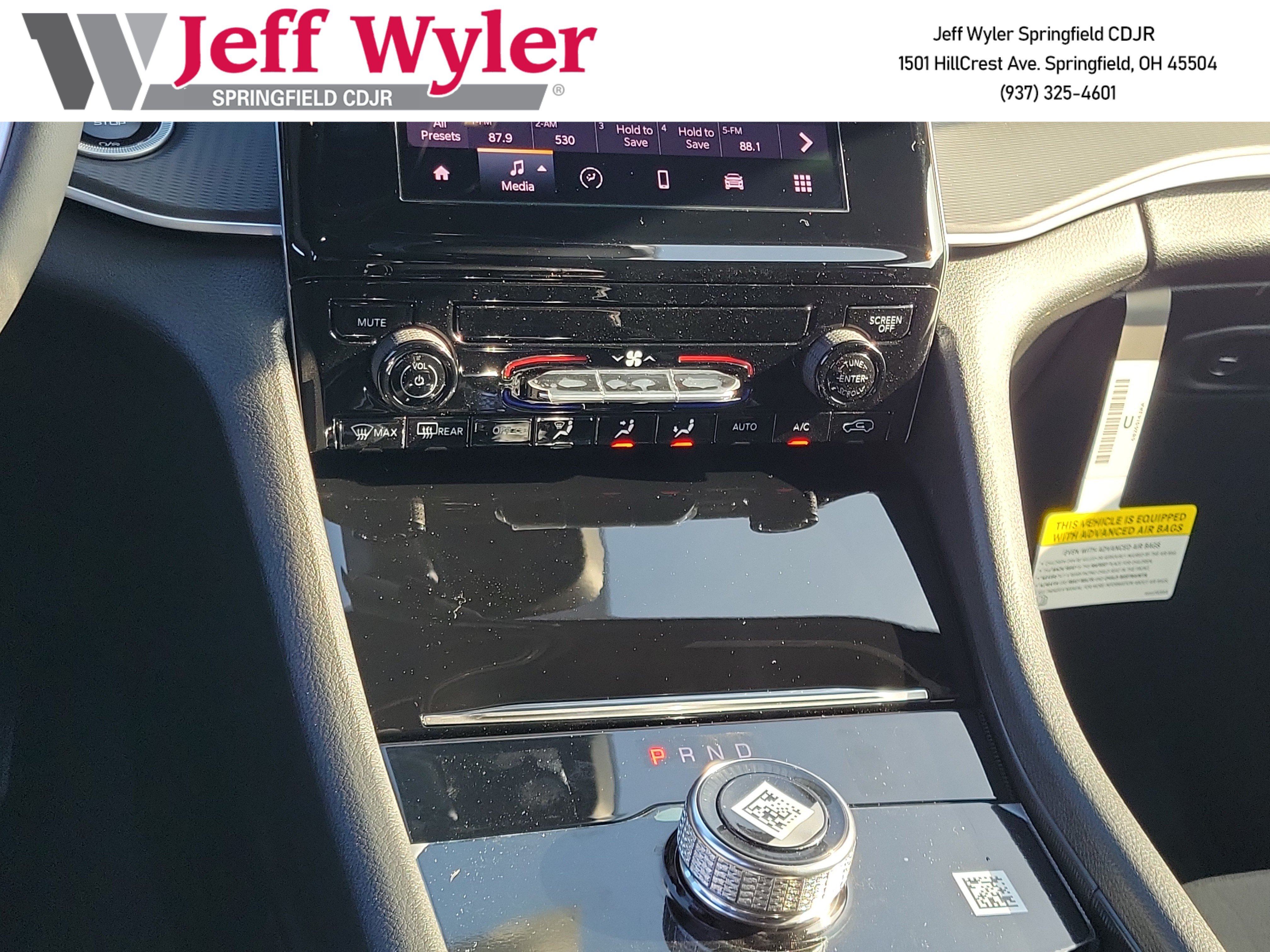 New 2026 Jeep Grand Cherokee Laredo AWD/4WD image 12