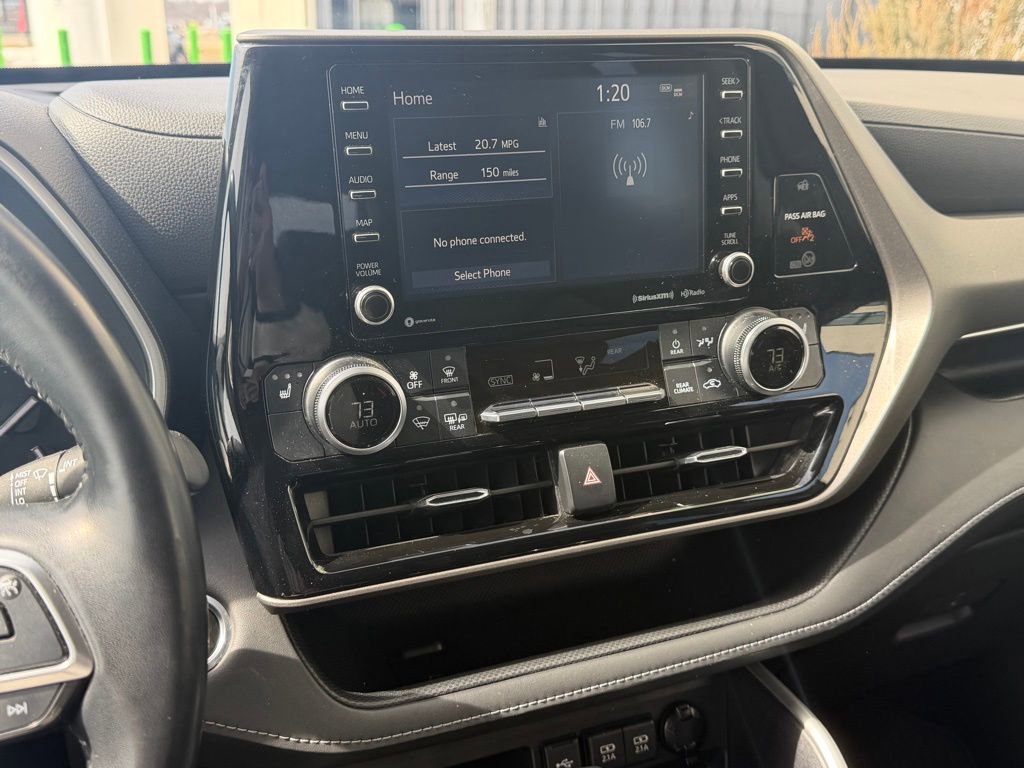 Used 2020 Toyota Highlander XLE image 14