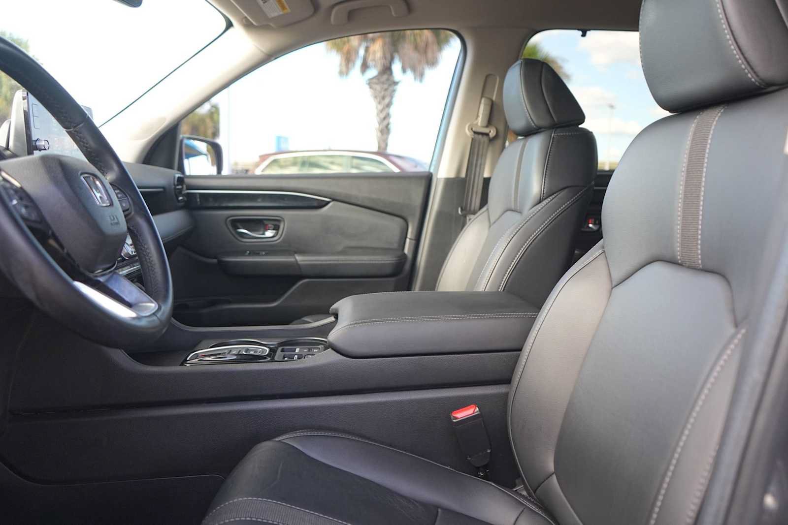 Used 2025 Honda Pilot EX-L image 11