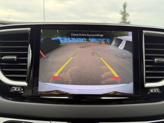 Used 2025 Chrysler Pacifica Select FWD image 29