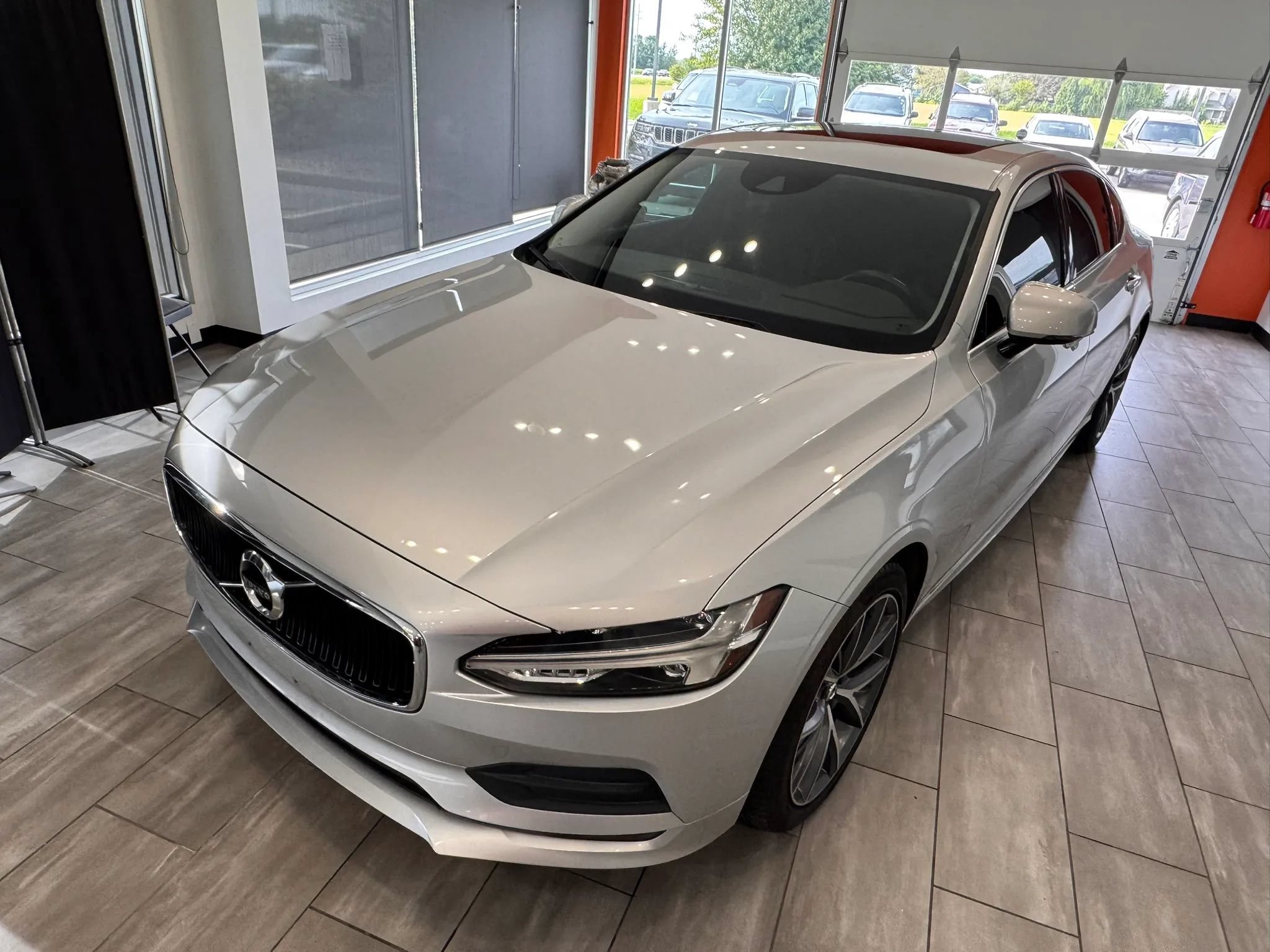Used 2019 Volvo S90 T5 Momentum FWD image 13