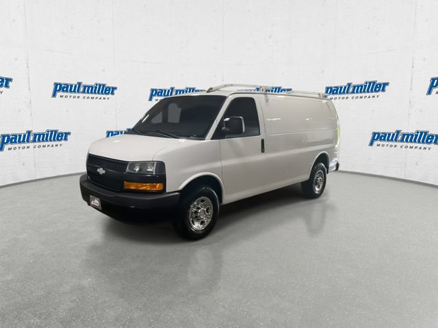 Used 2018 Chevrolet Express 2500 w/ Driver Convenience Package RWD image 4