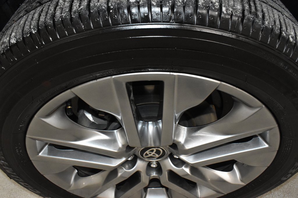 Used 2024 Toyota RAV4 XLE Premium image 9