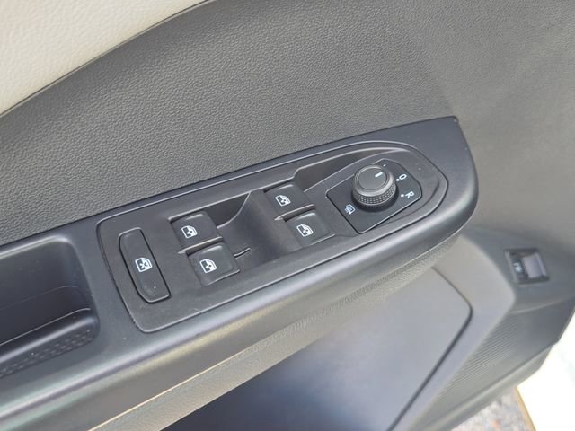 Used 2024 Volkswagen Taos SE image 21