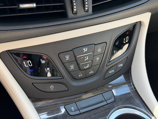 Used 2020 Buick Envision Premium w/ Driver Confidence Package AWD/4WD image 25