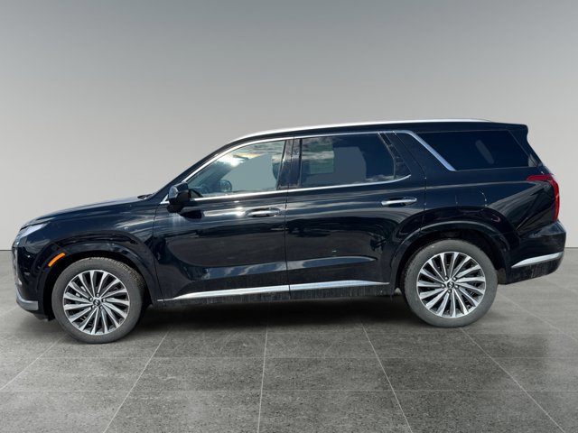 Used 2025 Hyundai Palisade Calligraphy image 2