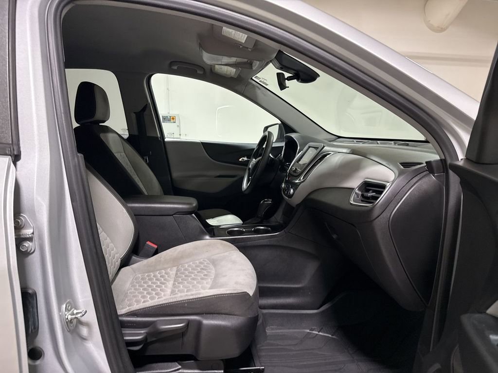 Used 2020 Chevrolet Equinox LS w/ LS Convenience Package image 21