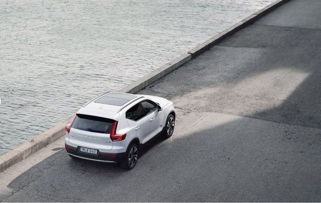 New 2025 Volvo XC40 B5 Plus w/ Protection Package Premier image 8