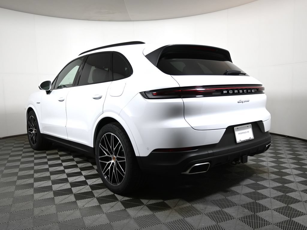 Used 2026 Porsche Cayenne E-Hybrid AWD/4WD image 3