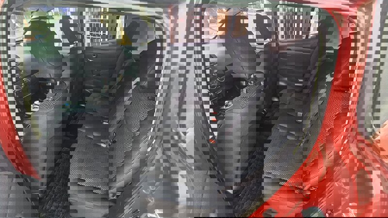 Used 2014 Nissan Leaf S w/ Charge Package image 8