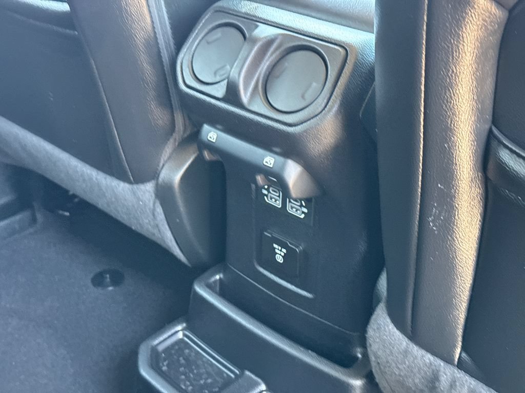 Used 2021 Jeep Wrangler Unlimited Sahara w/ Cold Weather Group AWD/4WD image 18