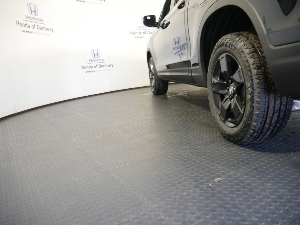 New 2026 Honda Ridgeline Black Edition image 10