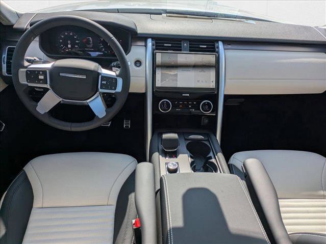New 2025 Land Rover Discovery Dynamic SE AWD/4WD image 15