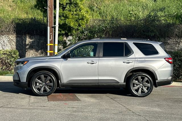 Certified 2023 Honda Pilot Sport image 8