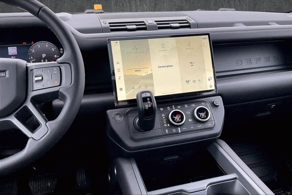 New 2026 Land Rover Defender 130 X-Dynamic SE AWD/4WD image 6