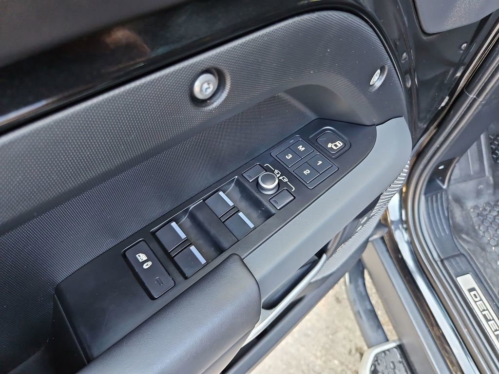 Used 2021 Land Rover Defender 110 X image 28