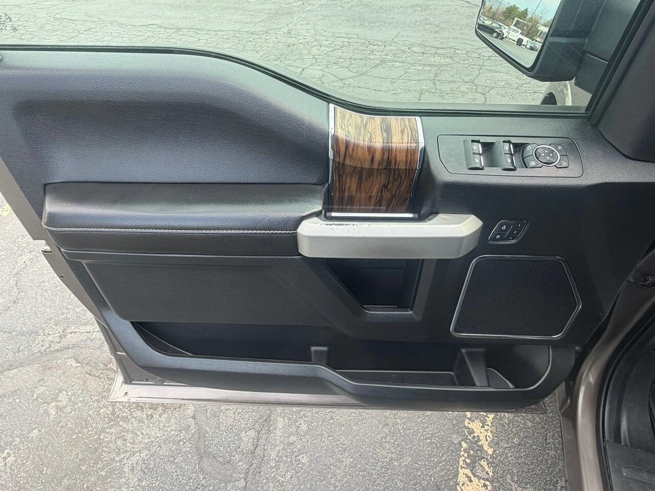 Used 2018 Ford F150 Lariat image 24