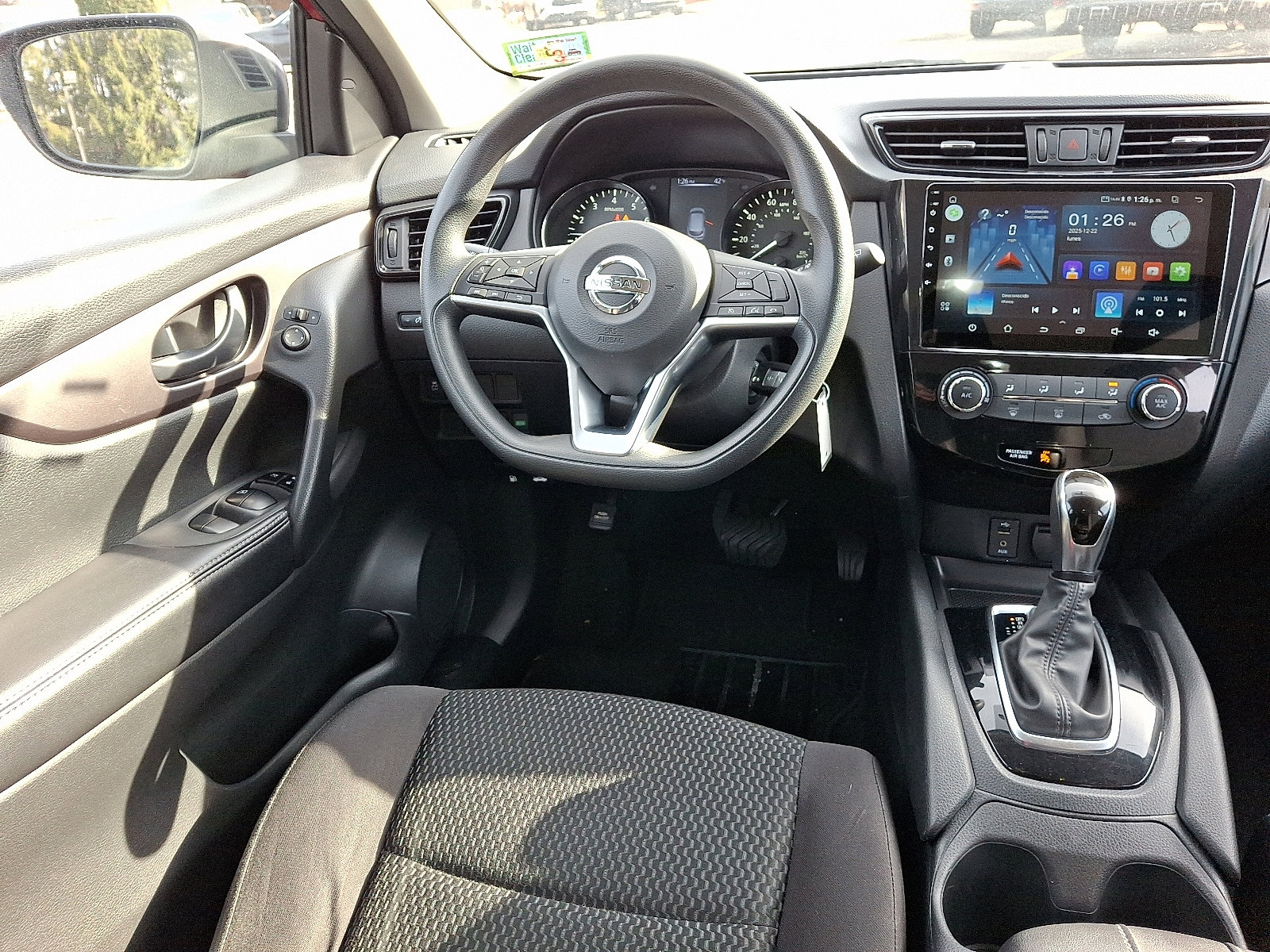 Used 2018 Nissan Rogue Sport S image 14