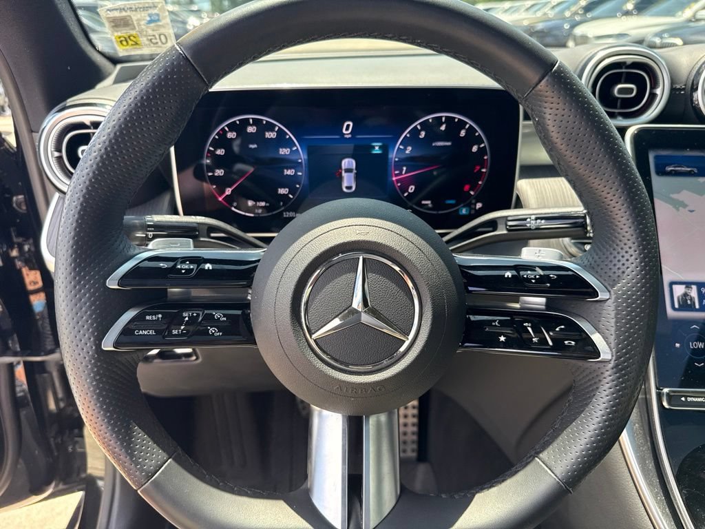 Used 2025 Mercedes-Benz GLC 300 4MATIC image 16