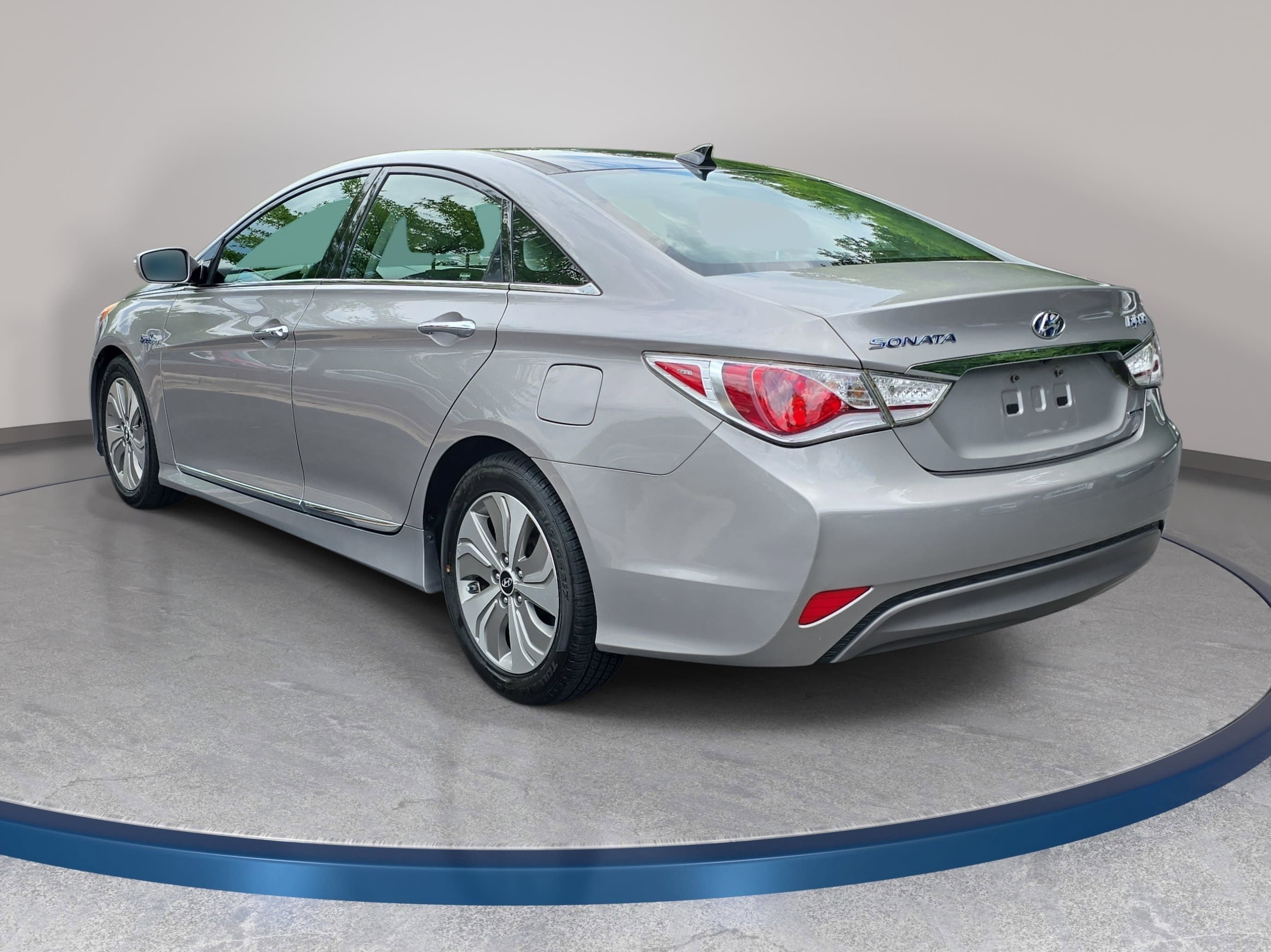 Used 2014 Hyundai Sonata Limited w/ Panoramic Sunroof Package 02 FWD image 7