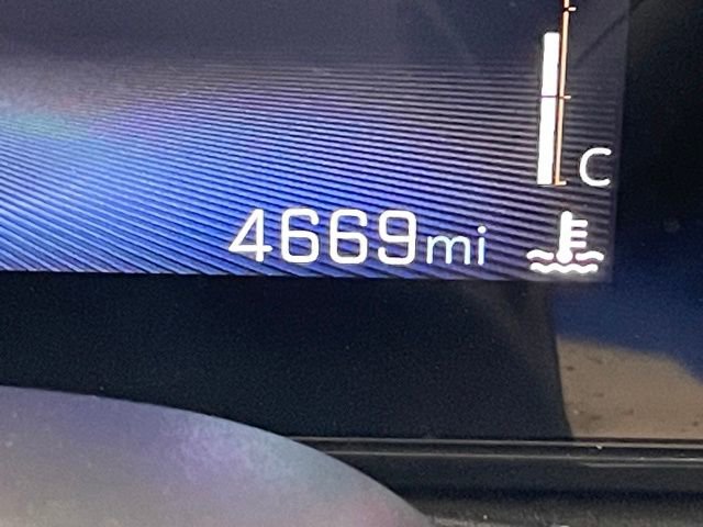 Used 2024 Chevrolet TrailBlazer LT image 2