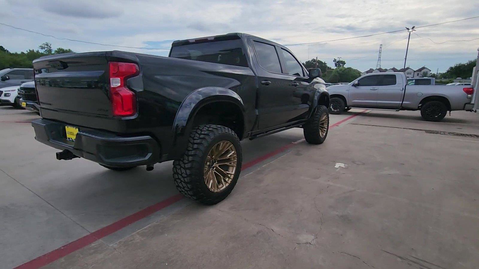 Used 2023 Chevrolet Silverado 1500 RST w/ LPO, Dark Essentials Package AWD/4WD image 8