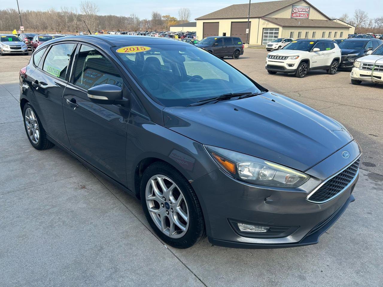 Used 2015 Ford Focus SE w/ Equipment Group 201A image 3