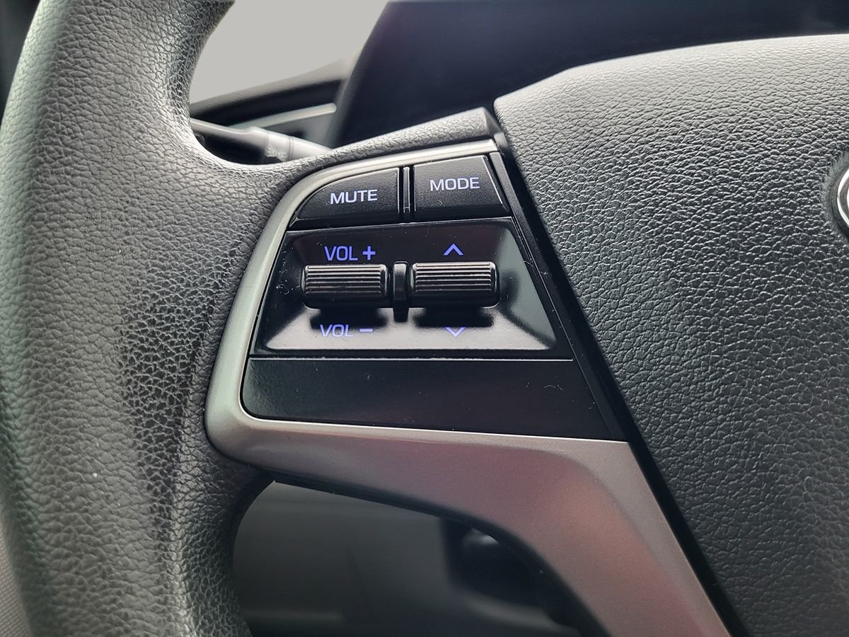 Used 2017 Hyundai Elantra SE FWD image 23