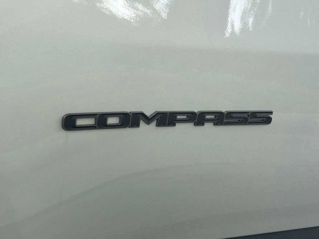 New 2025 Jeep Compass Limited w/ Sun & Sound Group AWD/4WD image 27