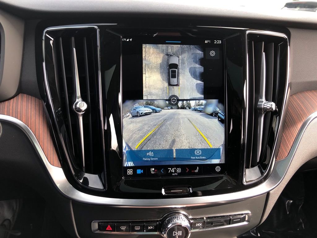 Used 2025 Volvo V60 B5 Cross Country Plus image 26