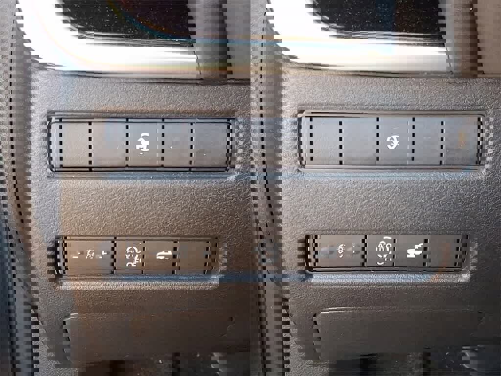 Used 2024 Nissan Rogue SL w/ SL Premium Package image 25