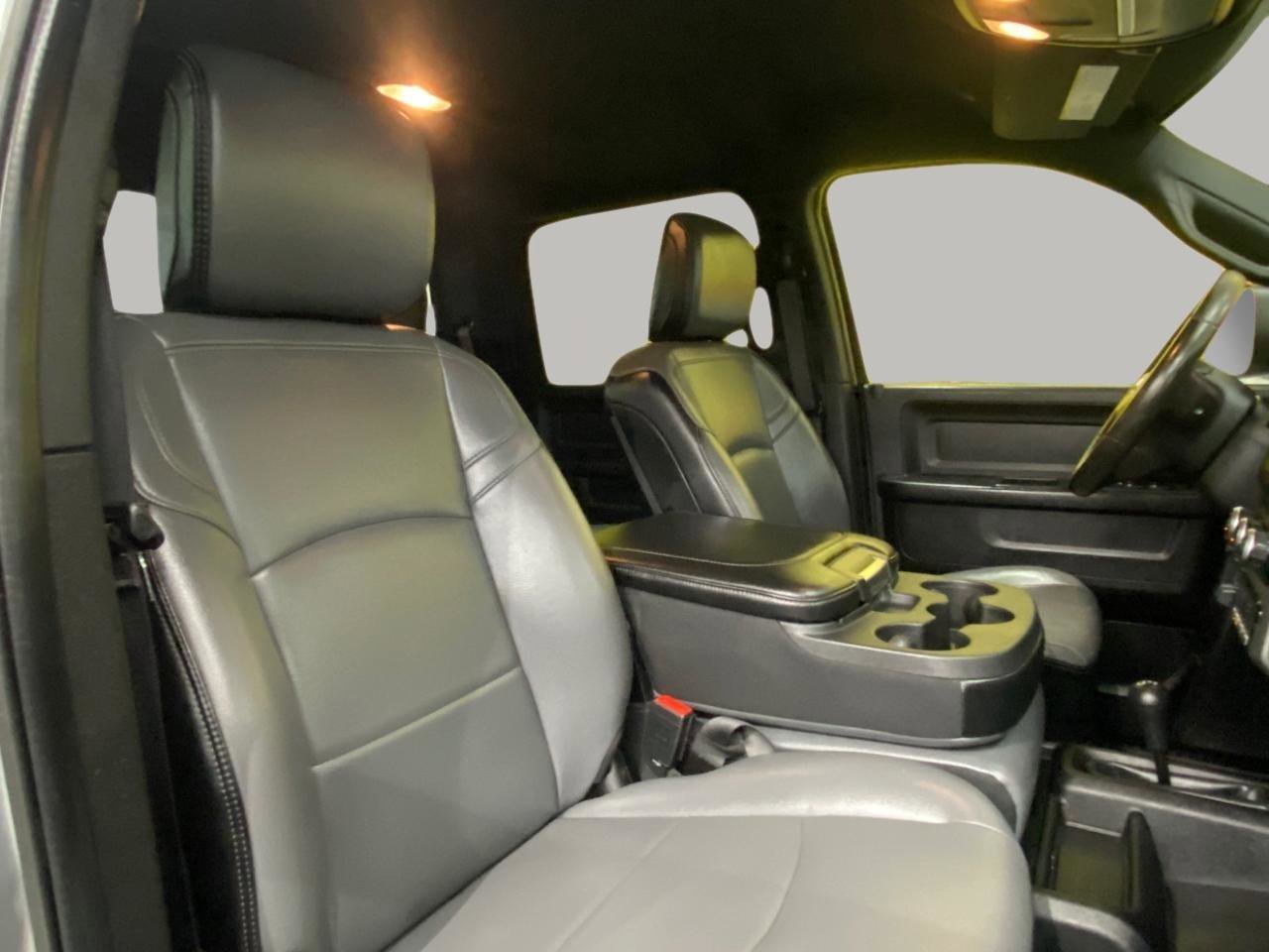 Used 2022 RAM 2500 Tradesman w/ Chrome Appearance Group image 23