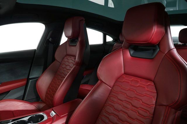 Used 2023 Audi e-tron GT Prestige image 5
