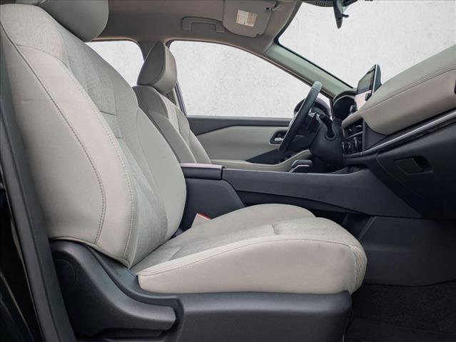 Used 2025 Nissan Rogue SV FWD image 16