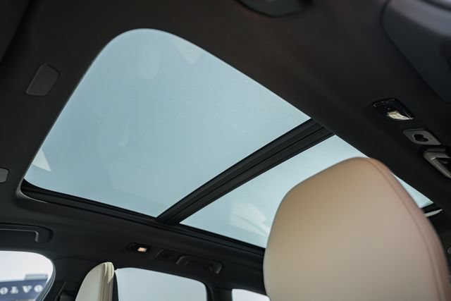 New 2027 Volvo XC60 B5 Plus AWD/4WD image 42