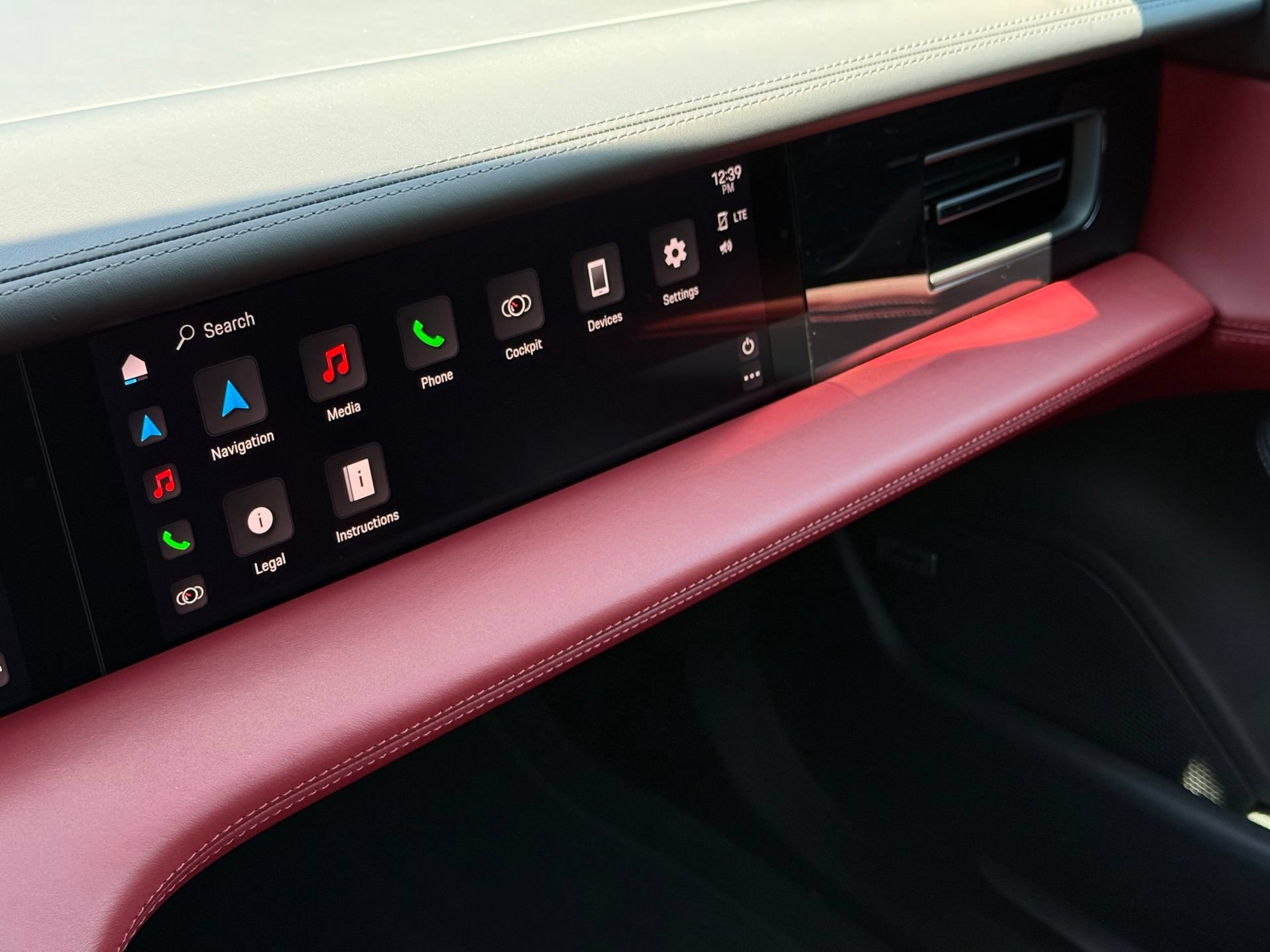 Certified 2022 Porsche Taycan 4S AWD/4WD image 24